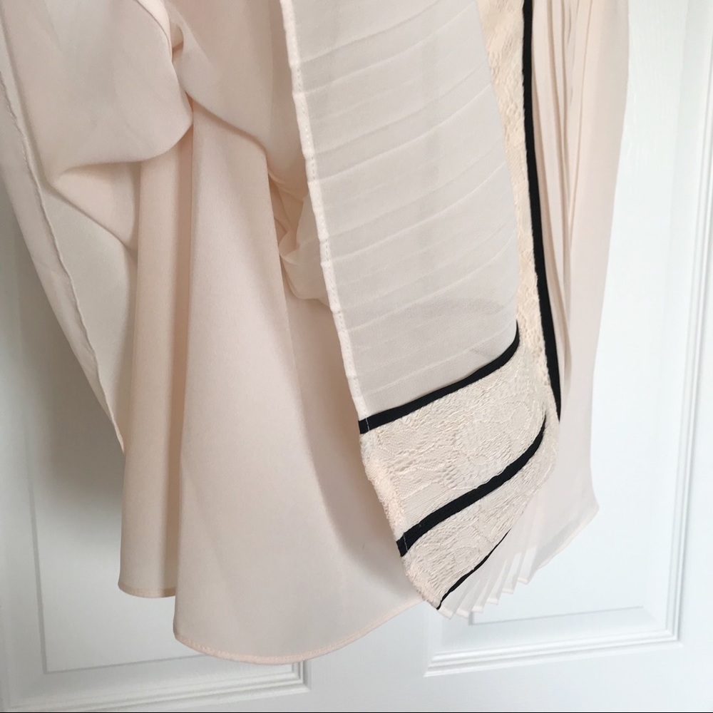 EUC BCBG Pleated Flowy Dress in Pale Peach Size 4 - Picture 12 of 12